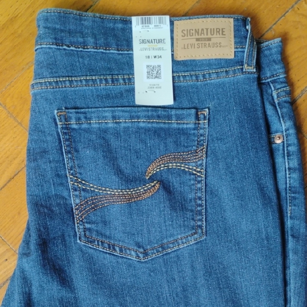 Signature by Levi Strauss Women's Classic Denim Jeans